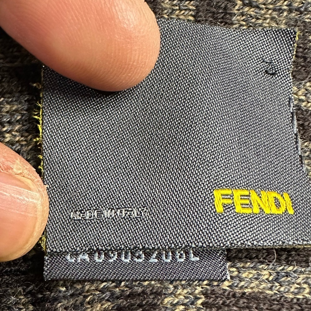 FENDI classic scarf in brown - Picture 7 of 14